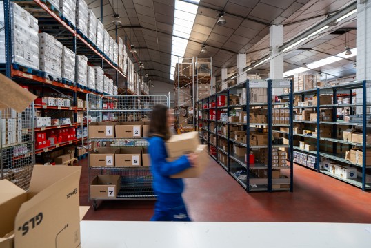 Qué es la logística inversa y cómo aplicarla en tu empresa paso a paso